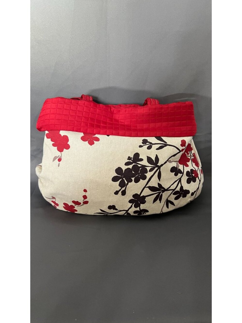 Floral Canvas Tote Bag With Quilted Red Accent & Magnetic Closure Spacious Inter - Picture 4 of 7